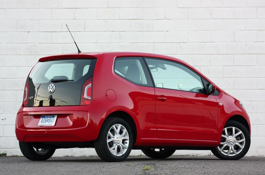  Volkswagen up! 2011 года  (фото 86 из 173)